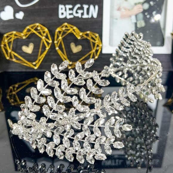 Crystal Bridal Tiara, Floral Wedding Tiara, Bridal Crown Silver Wedding Headband main image 7